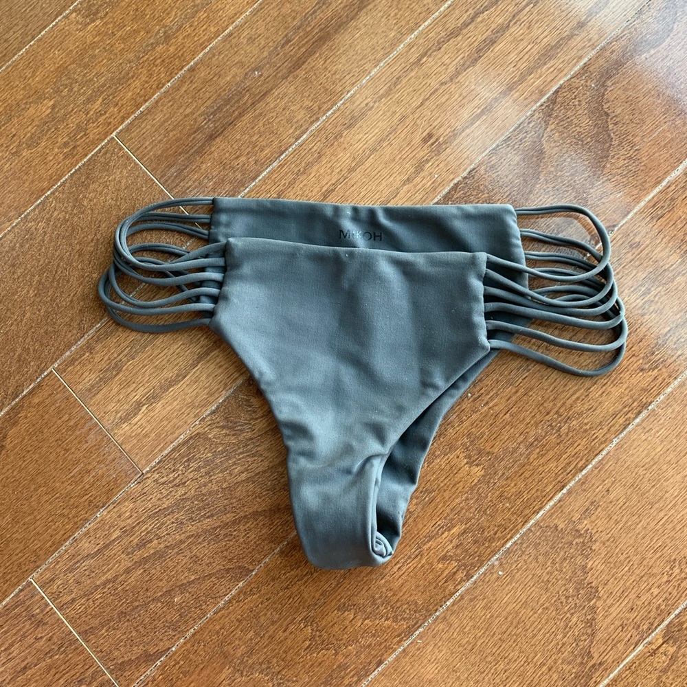 Bikini bottoms